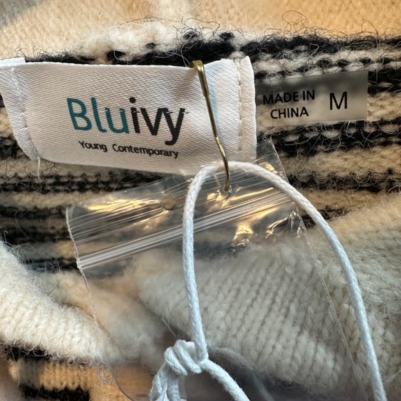 Blueivy Until The End Knit Henley Hoodie NWT Medium - Picture 3 of 8
